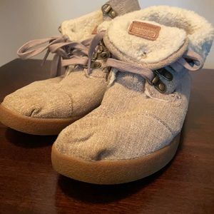 Toms lined boots